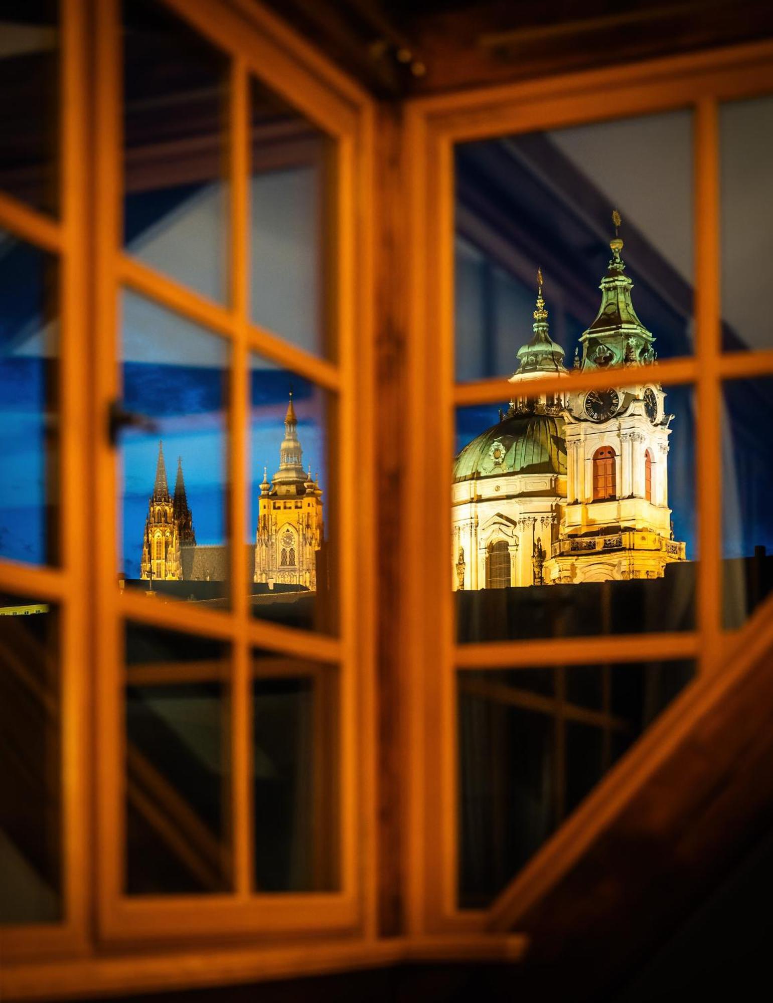 Executive Suite Castle view